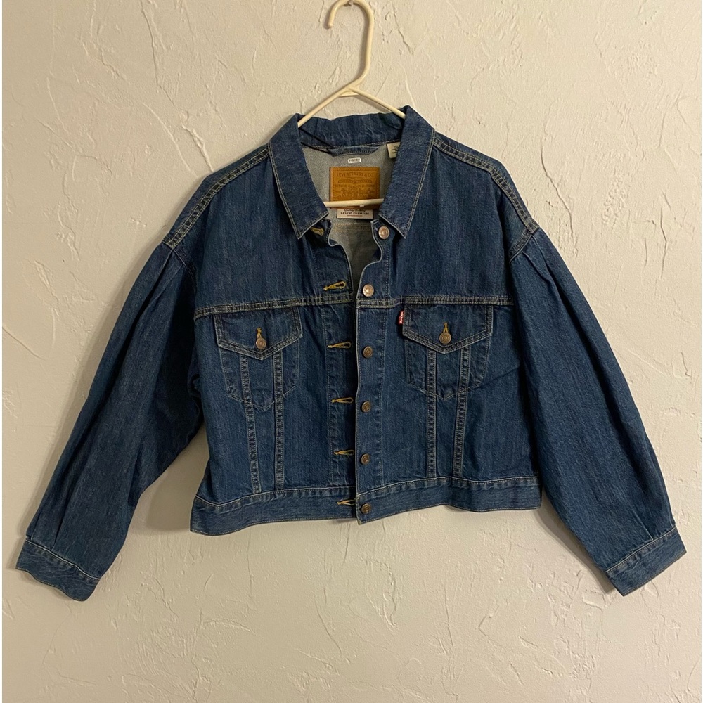 Levi Strauss jean jacket. Size Large